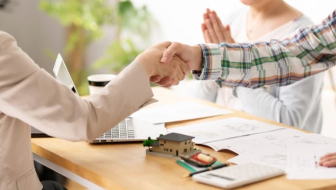 手間を省き、早期売却を望む場合